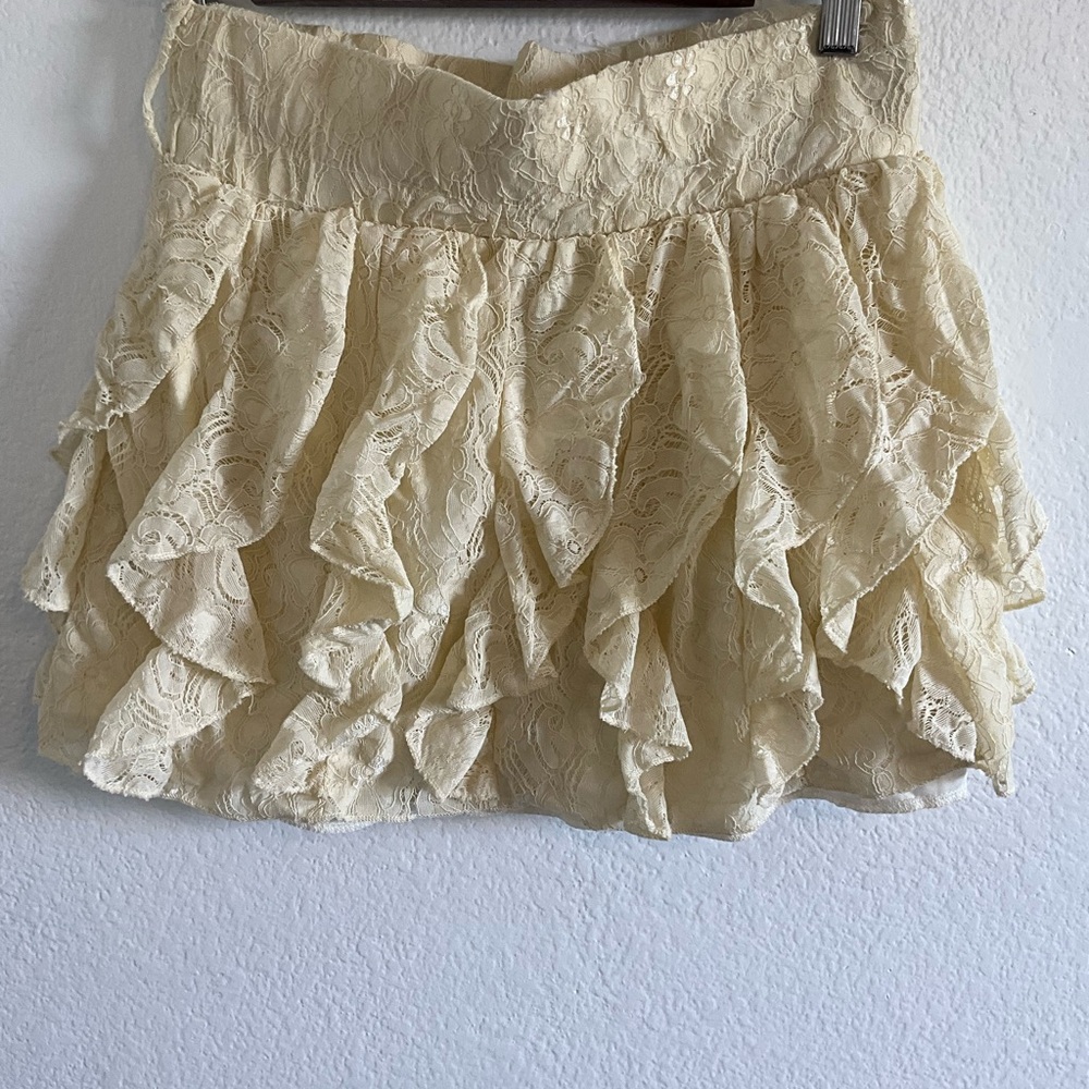 Rue21 Cream Lace Ruffle Mini Skirt